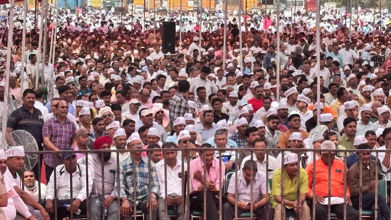 58 साल की उम्र में TET एग्जाम देने का फरमान&hellip; 20 लाख सरकारी शिक्षकों की नौकरी पर खतरा