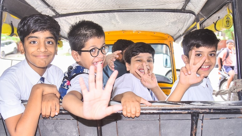 MP School Summer Vacation: इंदौर, ग्वालियर और रीवा समेत कई जिलों में स्कूलों की छुट्टी, एमपी में लू का अलर्ट