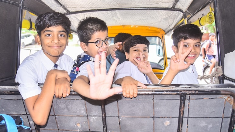 UP Schools Closed : यूपी के स्कूलों में कब से शुरू हो रही है गर्मी की छुट्टी? जानें कितने दिन बंद रहेंगे स्कूल