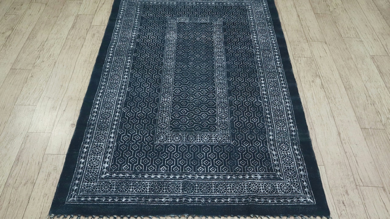 The Rug Mistake That Makes Small Rooms Look Smaller