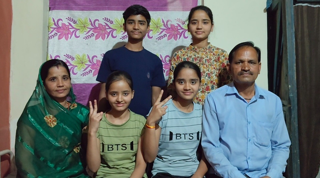 MP Board 10th Result: मां ने घरों में खाना बनाकर बेटियों को दी उड़ान, 10वीं में दोनों बहनों ने किया टॉप&nbsp;