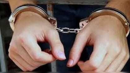 मह‍िला क्रिकेटर मुंबई के व्‍यापारी से करती थी अश्‍लील बातें, चैट वायरल करने की धमकी देकर वसूले 63 लाख