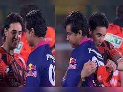 Video: मैच के बाद वैभव सूर्यवंशी से मिले अभिषेक शर्मा, गले से लगकर दी शाबाशी