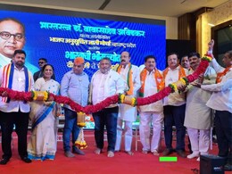 Akola News: अकोल्यात भीम ज्योत कार्यक्रमात &lsquo;बूट&rsquo; वाद;  दोन आमदारांवर आरोप, वंचित बहुजन आघाडी आक्रमक