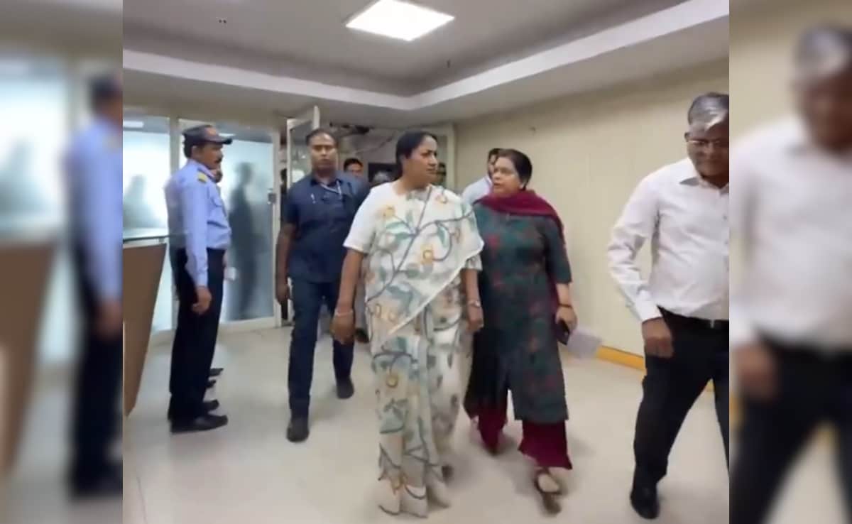 162 Officials Shifted After Rekha Gupta's Surprise Visit To Delhi GST Office
