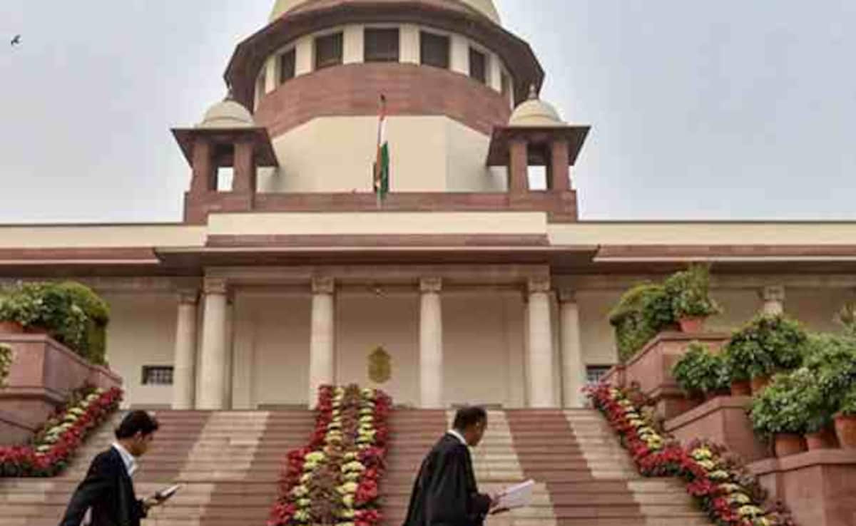 'स्टेट मशीनरी फेल...' : बंगाल में अधिकारियों को बंधक बनाने पर सुप्रीम कोर्ट की फटकार