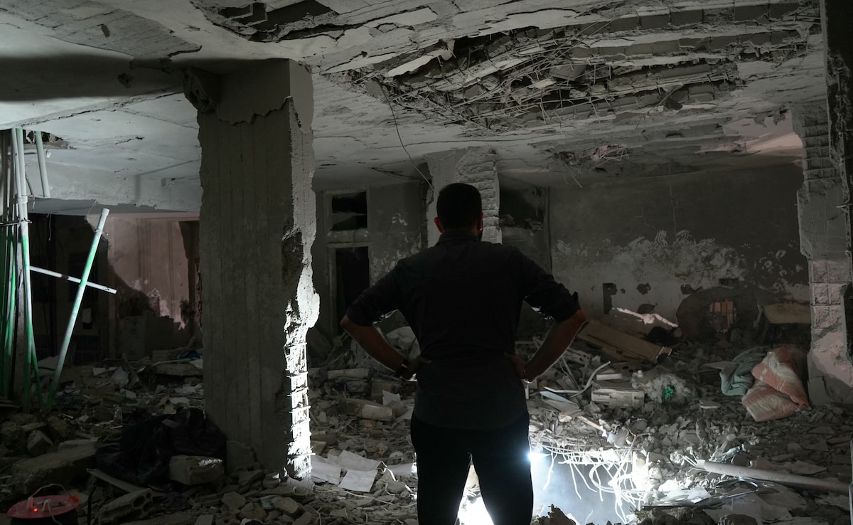 Iran US Israel War LIVE: ईरान ने खाड़ी देशों पर हमलों से किया इनकार, कहा- ये इजरायल या अमेरिका का काम