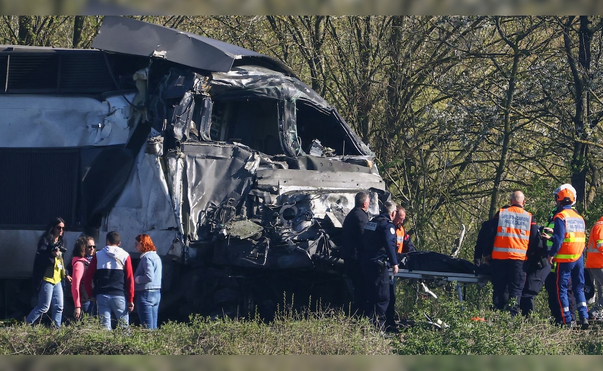 फ्रांस में हाई-स्पीड ट्रेन और सेना के हथियार लेकर जाते ट्रक में टक्कर, बड़े हादसे में ड्राइवर की मौत