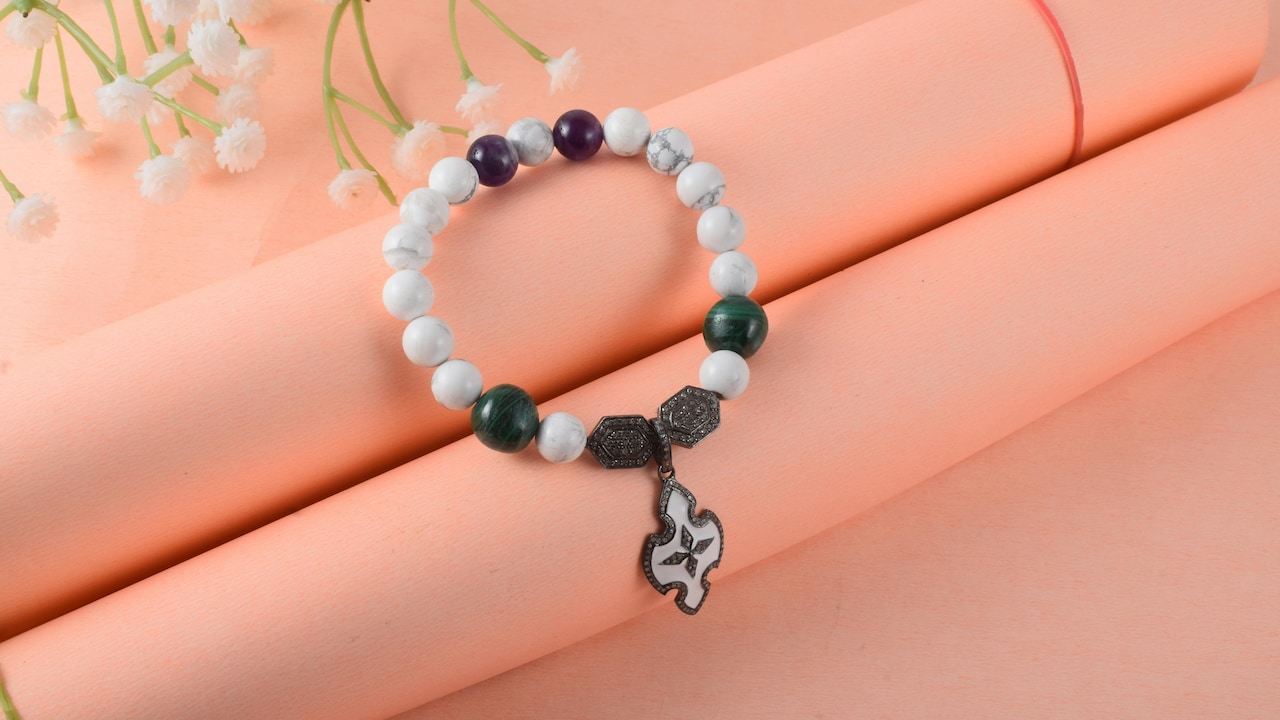 5 Best Charm Bracelets With Personalised Initials Under ₹1000