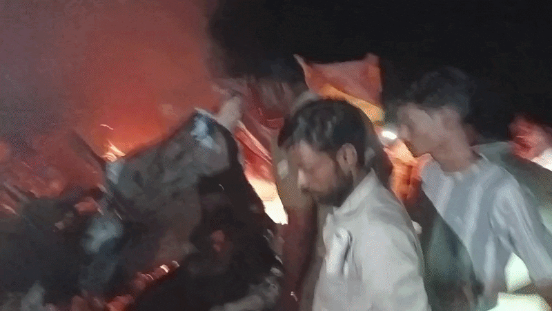 मिर्जापुर रीवा राष्ट्रीय राजमार्ग में बड़ा हादसा, 6 से अधिक लोगों की जलकर दर्दनाक मौत