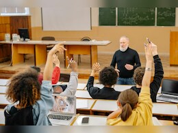 विदेशों में ये पढ़ाई करने जा रहे भारतीय छात्र, इन कोर्सेज का बोलबाला