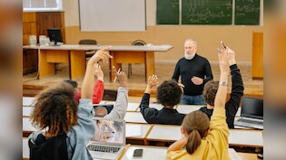 विदेशों में ये पढ़ाई करने जा रहे भारतीय छात्र, इन कोर्सेज का बोलबाला