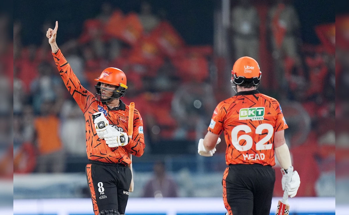 पांच चौके, चार छक्के, 15 गेंद में फिफ्टी, अभिषेक शर्मा ने रच दिया इतिहास, VIDEO