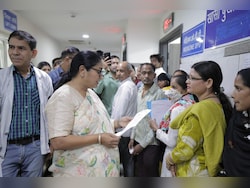Delhi Chief Minister Conducts Surprise Inspection At Aruna Asaf Ali Hospital