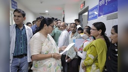 Delhi Chief Minister Conducts Surprise Inspection At Aruna Asaf Ali Hospital