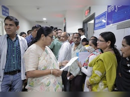 Delhi Chief Minister Conducts Surprise Inspection At Aruna Asaf Ali Hospital