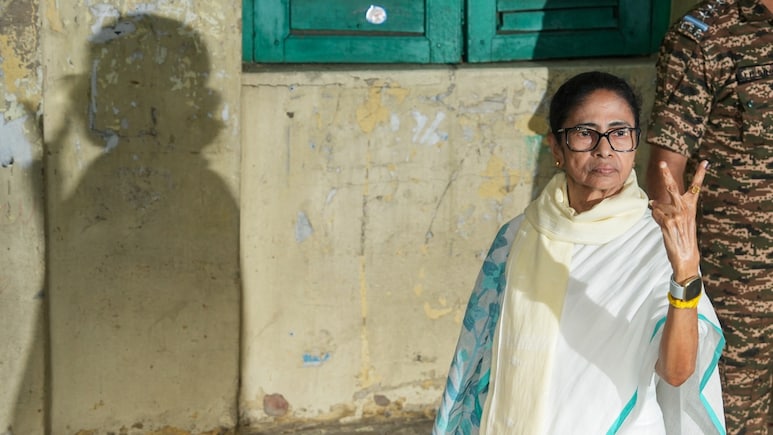 'Will Guard EVMs Myself': Mamata Banerjee Breaks Silence After Exit Polls Show BJP Can Dislodge TMC