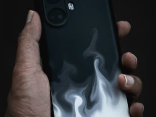 चिलचिलाती गर्मी में फोन को कैसे रखें ठंडा? ये 8 टिप्स काम आएंगे