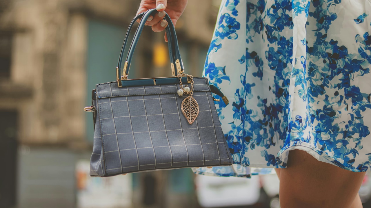 Top Handbags Under ₹899 In Myntra Fashion Carnival Sale