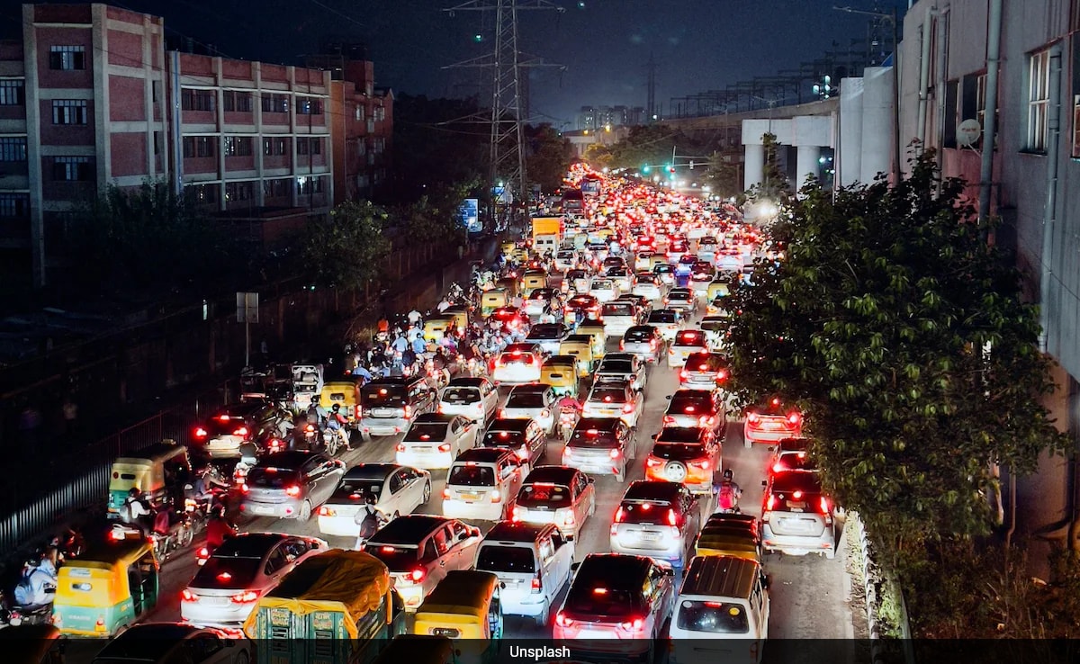 Delhi Allows Only BS-VI, EV Goods Vehicles From November; 62 Traffic Hotspots Targeted