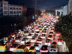 Daily Commuters To Suffer As Delhi Set To Ban Non-BS-VI Outside Vehicles
