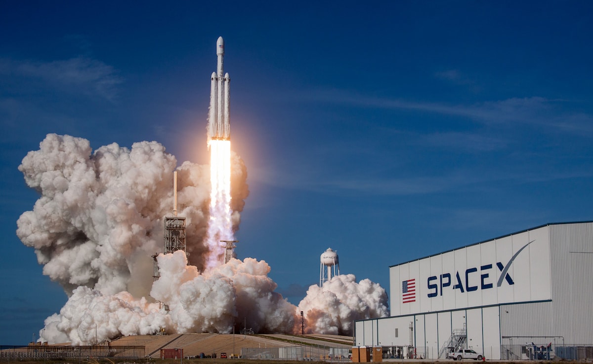 SpaceX IPO: Starlink Strength To Sky-High Multiples — What's Behind The $1.75 Trillion Valuation?