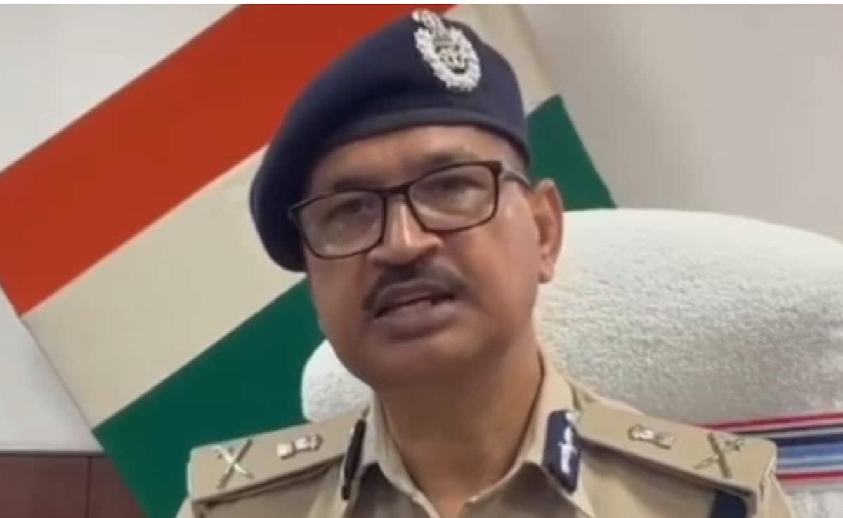 'पुलिस वर्दी में चंदन-तिलक पर बैन', बिहार DGP के फरमान पर क्‍या बोल रहे लोग