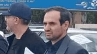 ईरान में हमले शुरू होते ही पावर प्लांट पर मानव चेन बना कर खड़े हो गए लोग, देखें तस्वीरें-वीडियो