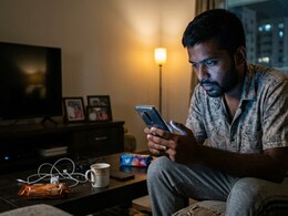 What Is Smartphone Withdrawal? Signs Your Mind May Be Too Attached To Your Phone
