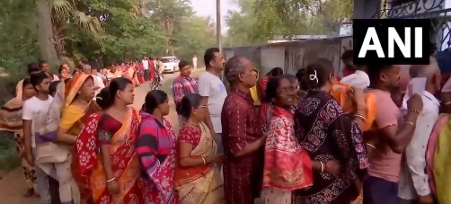 Bengal Election 2026 Phase 1 Voting LIVE: बंगाल में 152 सीटों पर वोटिंग शुरू, युवा और महिला वोटर्स से PM मोदी की खास अपील
