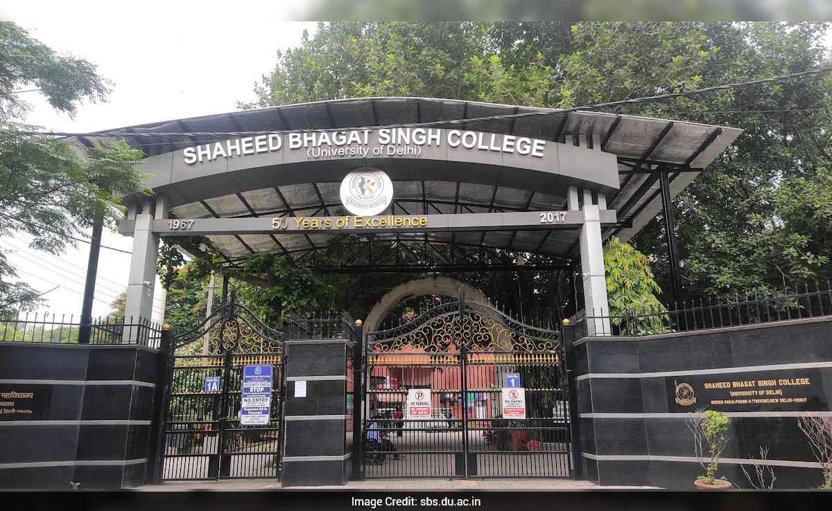 Delhi College Bars Student Union Fests After University Clashes