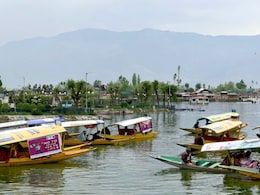 रंग-बिरंगे शिकारों ने दिया नशा छोड़ो का संदेश, डल झील में पहली बार नशा विरोधी शिकारा रैली&nbsp;