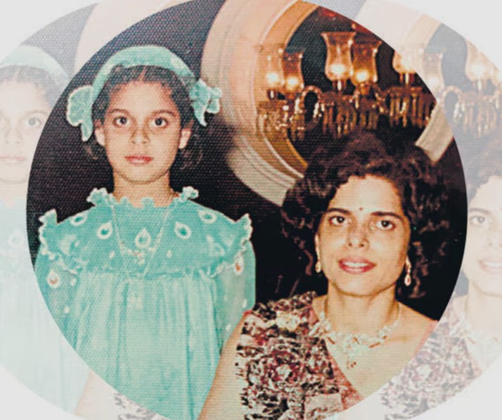 18 साल की उम्र में पहली शादी, 20 में बनी मां, तलाक के बाद ली ग्लैमर इंडस्ट्री में एंट्री, ऋतिक रोशन के साथ किया था डेब्यू