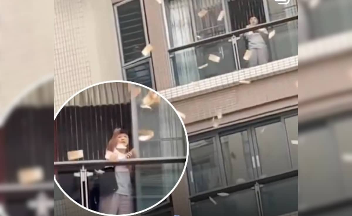 आसमान से बरसे गुलाबी नोट! बालकनी से महिला ने लुटा दिए 1.5 करोड़, लूटने वालों की लग गई लॉटरी