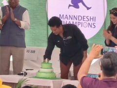Sachin Tendulkar Birthday: जहां कोई नहीं आता, वहां पहुंचे सचिन तेंदुलकर; नक्सल मुक्त गांव में आदिवासी बच्चों के साथ काटा बर्थडे केक