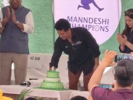 Sachin Tendulkar Birthday: जहां कोई नहीं आता, वहां पहुंचे सचिन तेंदुलकर; नक्सल मुक्त गांव में आदिवासी बच्चों के साथ काटा बर्थडे केक