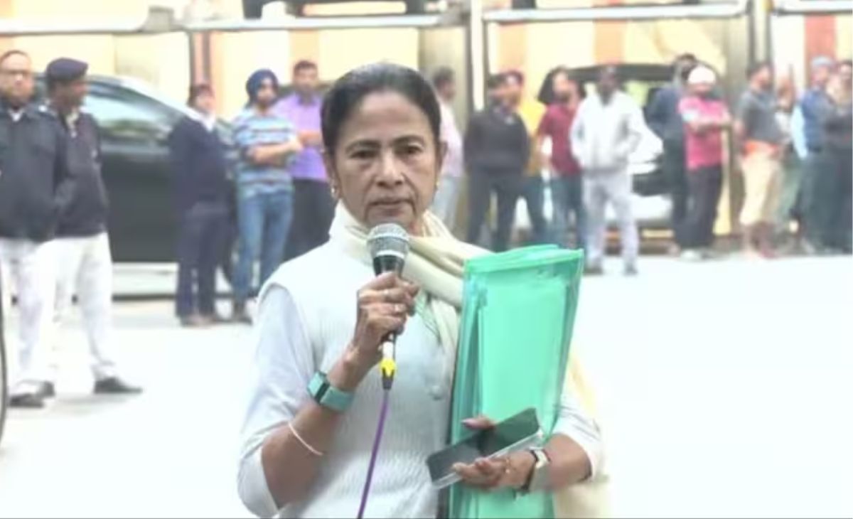 TMC का इलेक्शन कैंपेन देख रही कंपनी I-PAC ने बंगाल में सारे कामकाज रोके, कर्मियों को दी छुट्टी