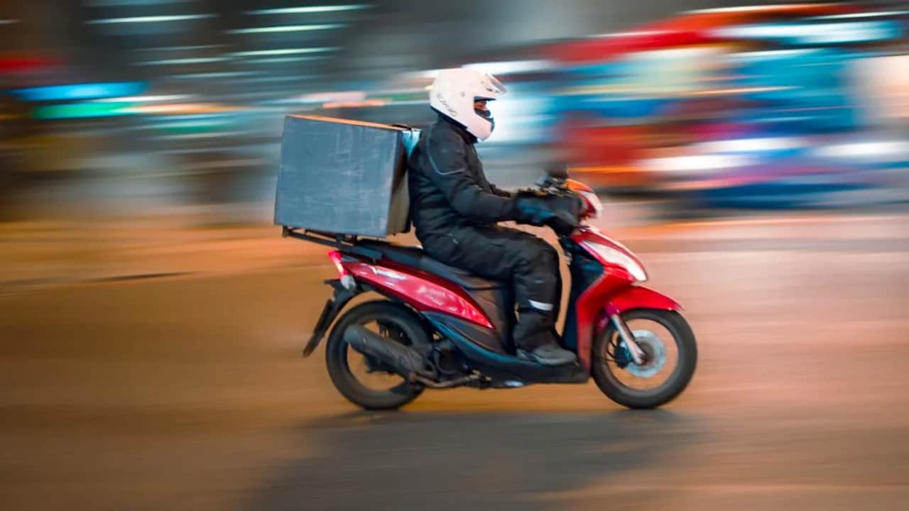 Restricted Item Sale, Wrong Labels: Food Regulator Acts Against Amazon, Zepto