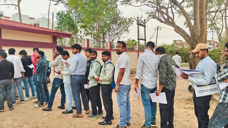 झारखंडः उत्पाद सिपाही भर्ती परीक्षा में पेपर लीक की आशंका, रांची में 100 से अधिक लोग हिरासत में