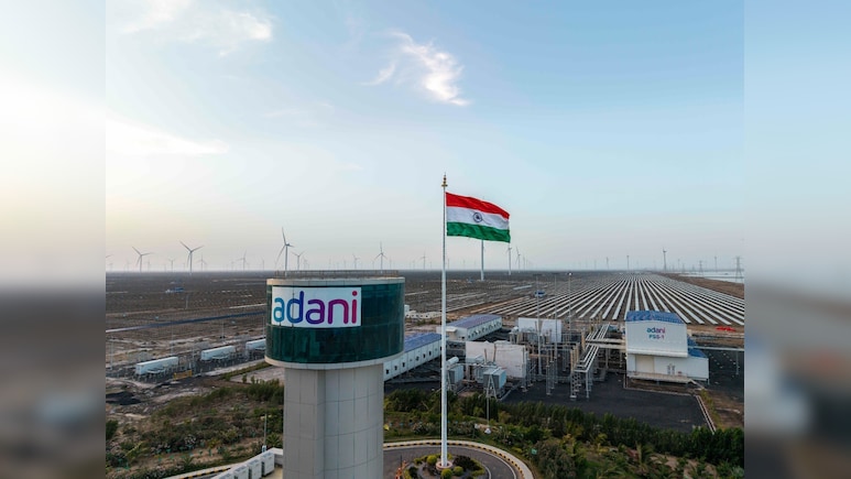 अदाणी ग्रीन एनर्जी ने रचा इतिहास, CareEdge-ESG रेटिंग में 87.3 स्कोर के साथ बनाया नया रिकॉर्ड