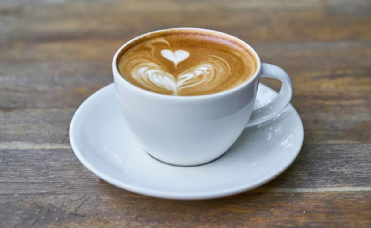 Why You Should Brush Before Morning Coffee, US Dentist Explains