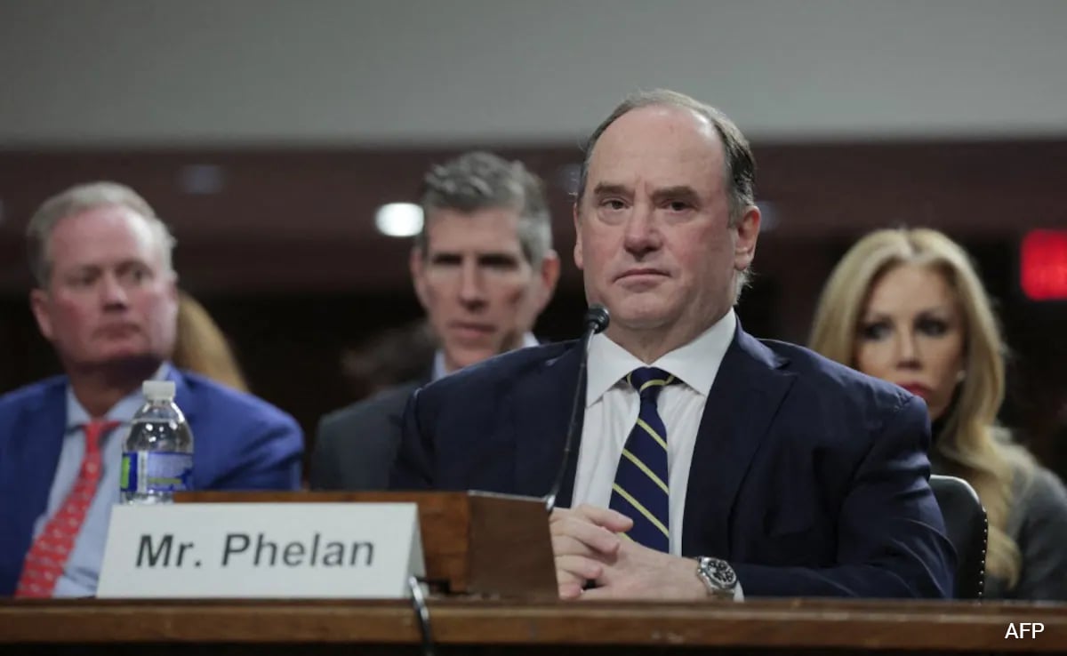 US Navy Secretary Quits Trump Administration Amid Hormuz Blockade