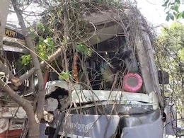 Chhattisgarh Road Accident: कोंडागांव में NH-30 पर भीषण हादसा, महिंद्रा बस की ट्रक से टक्कर; एक दर्जन से अधिक यात्री घायल