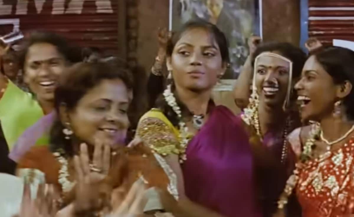 बॉलीवुड की पहली ब्लैक बेल्टर है यह एक्ट्रेस, तमिल, तेलुगु भोजपुरी और हॉलीवुड में भी कर चुकी है काम, विवादों से गहरा नाता