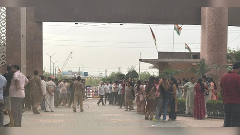 ग्रेटर नोएडा वेस्ट में सोसाइटी हैंडओवर पर बवाल, बिल्डर और रेजिडेंट्स में टकराव