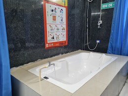 छत्तीसगढ़ के इस सरकारी अस्पताल में लगा बाथ टब; इन मरीजों को गर्मी में मिलेगा Ice बाथ, अलग वार्ड तैयार