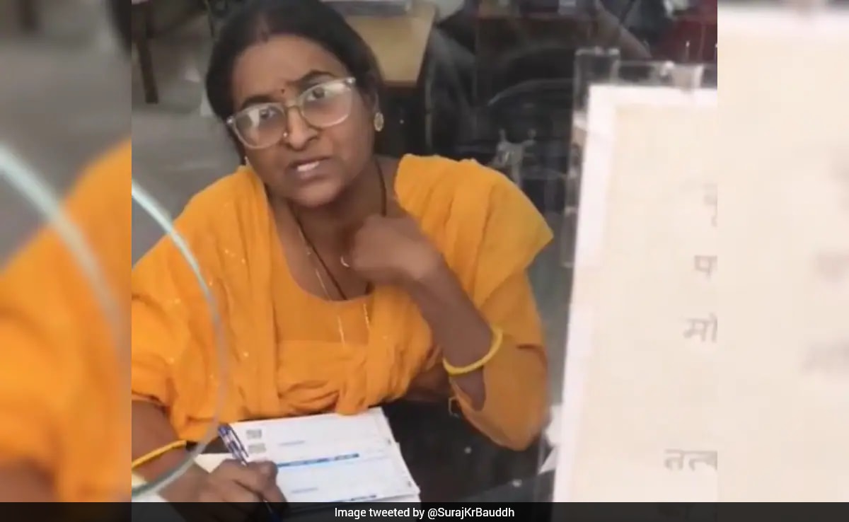 Passenger Alleges "Ticket Scam" At Bhopal Station After Being Bypassed In Queue, Railways Reacts