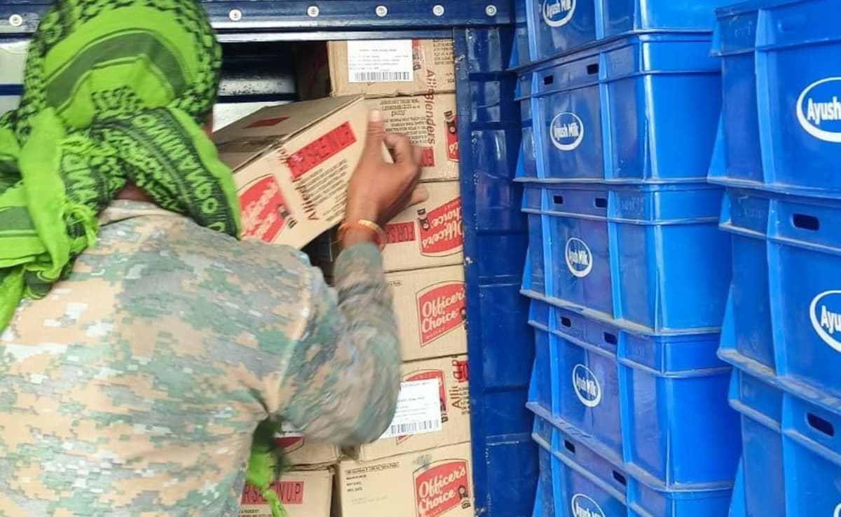 बाहर दूध का कैरेट, अंदर तहखाने में दारू की बोतलें... बिहार में शराब तस्करी का शातिर तरीका देख पुलिस भी हैरान