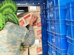 बाहर दूध का कैरेट, अंदर तहखाने में दारू की बोतलें... बिहार में शराब तस्करी का शातिर तरीका देख पुलिस भी हैरान