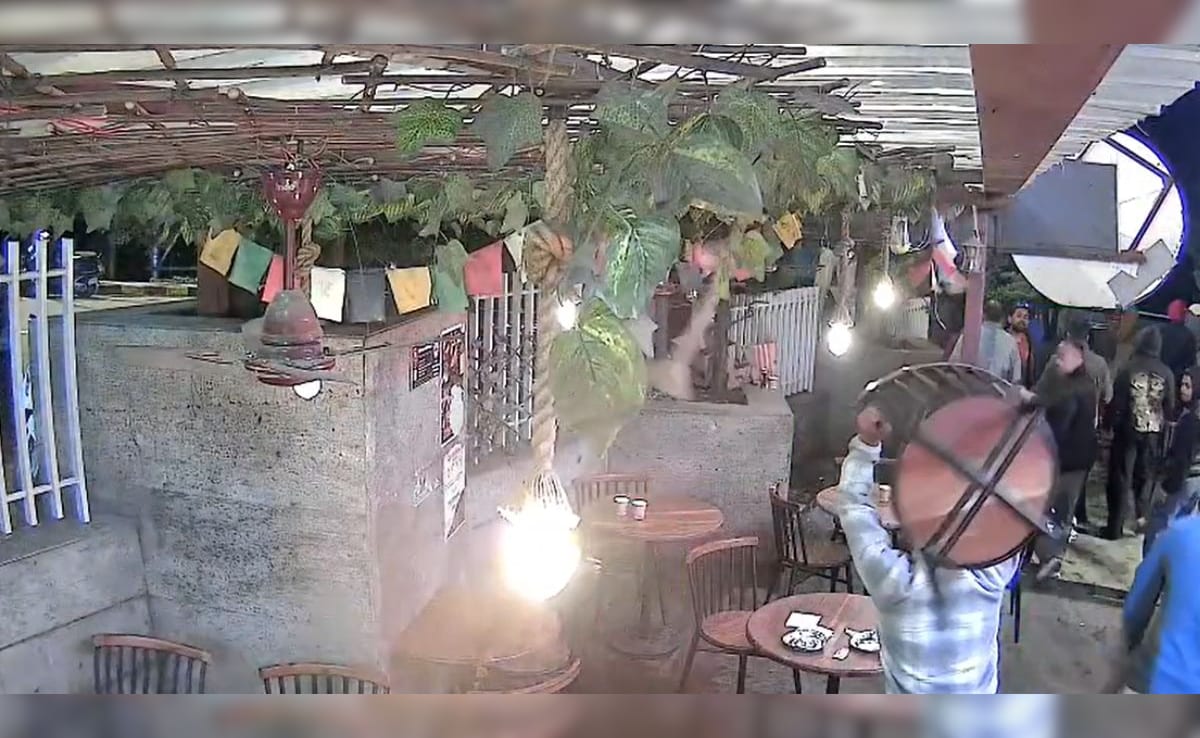 धर्मशाला के मैक्सिमस मॉल में हुड़दंगियों का तांडव, 'चाय सुट्टा बार' आउटलेट में तोड़फोड़